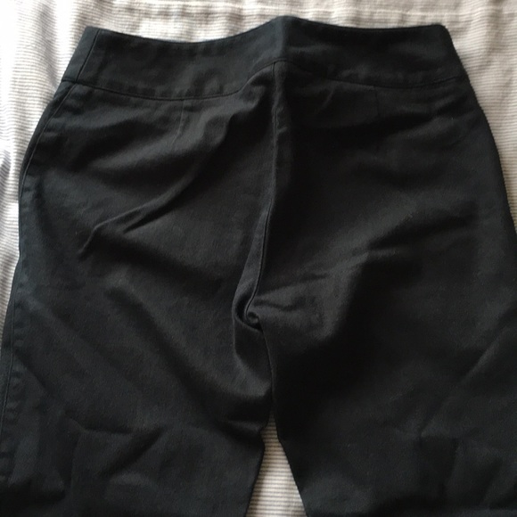 Sisley cropped pants size 42EU, size 30US - Picture 3 of 3